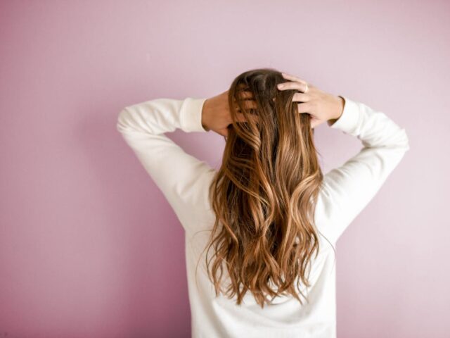 Waarom V part hair extensions beter zijn voor je hoofdhuid